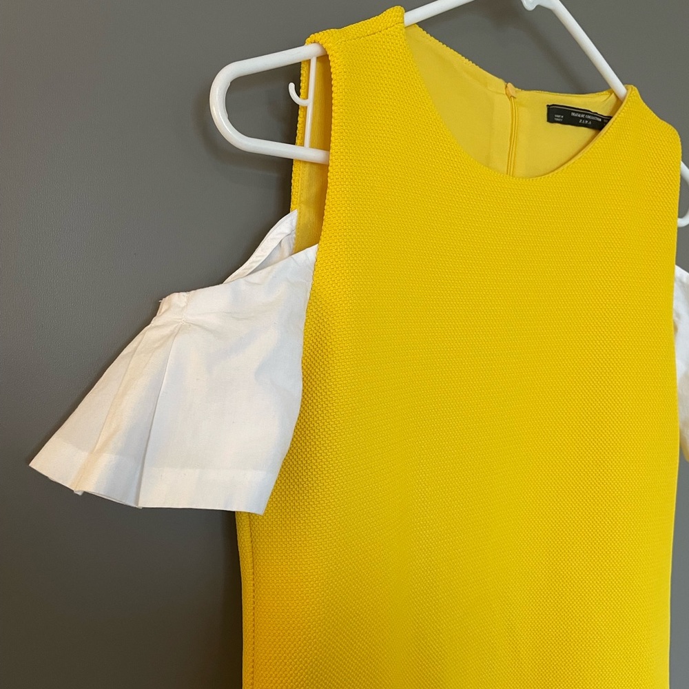 ZARA Mini Dress Poplin Cold Shoulder Textured Women’s Medium Yellow Sun-Dress - Picture 4 of 9